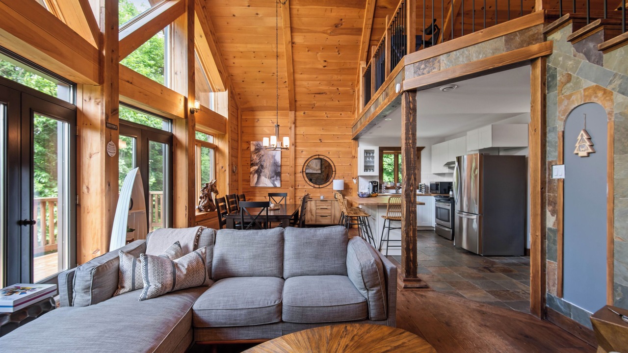 Photo of Livingroom in Val-des-Lacs