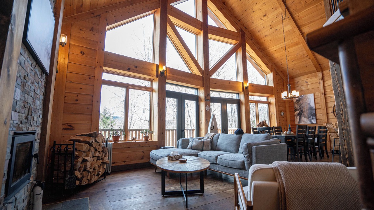 Photo of Livingroom in Val-des-Lacs
