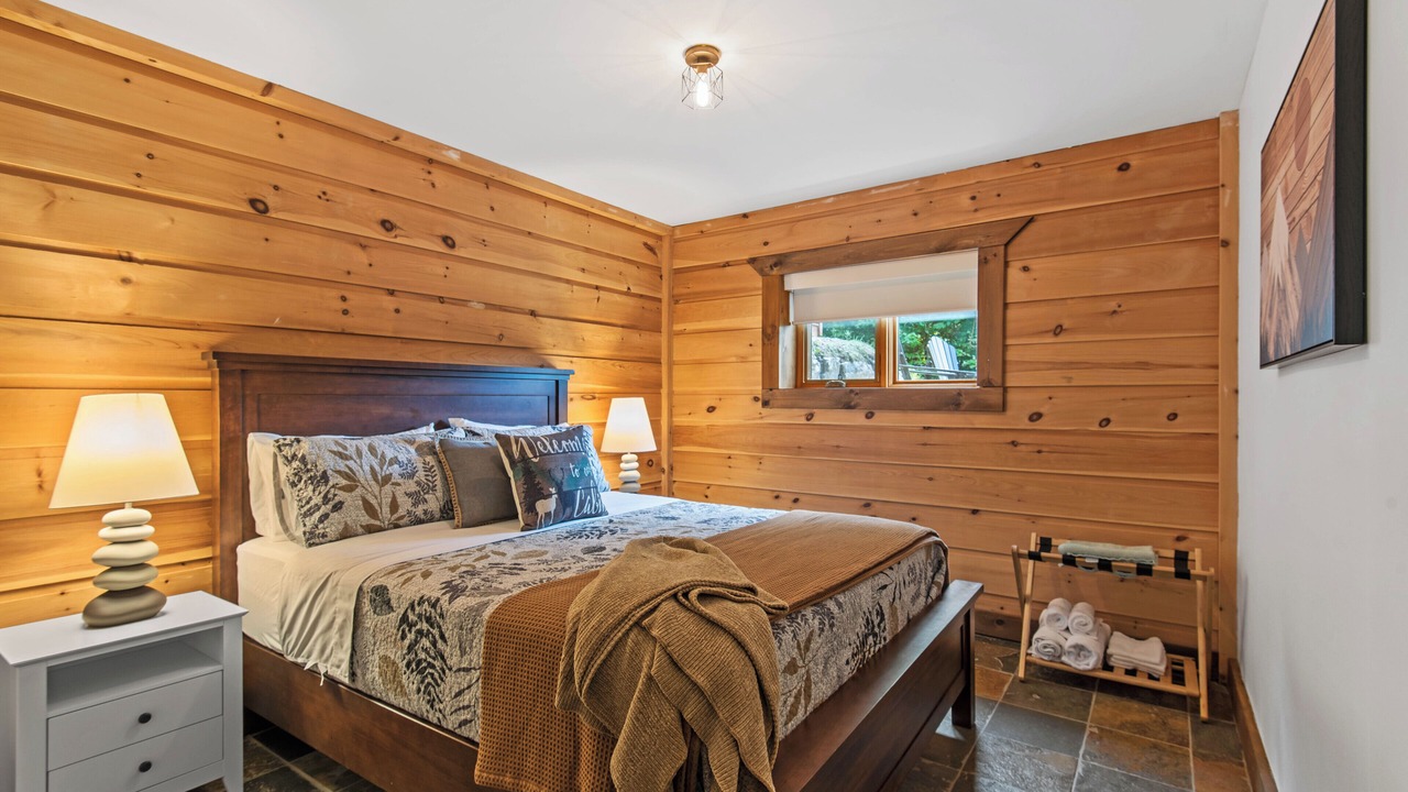 Photo of Bedroom in Val-des-Lacs