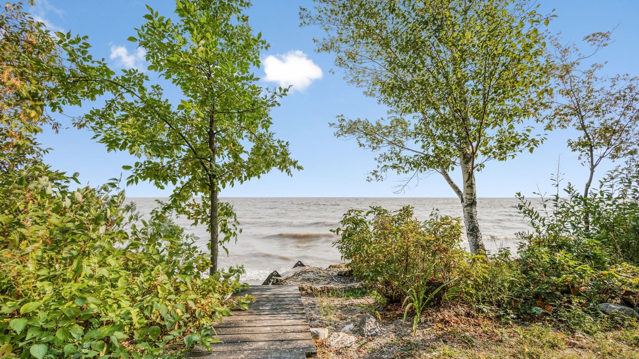 Photo of Others in Gimli