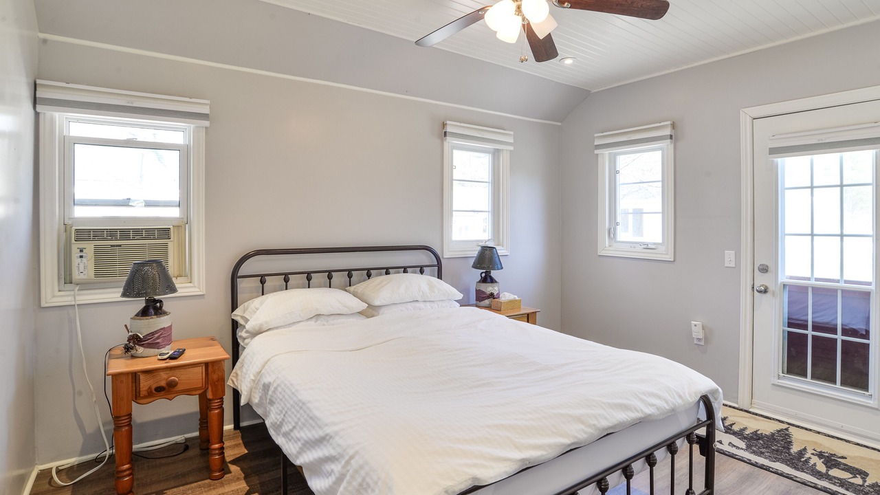 Photo of Bedroom in Muskoka Lakes