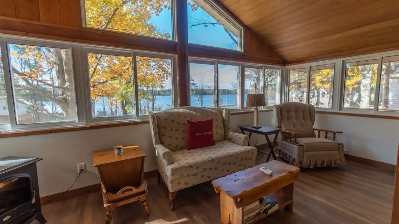 Photo of Livingroom in Muskoka Lakes