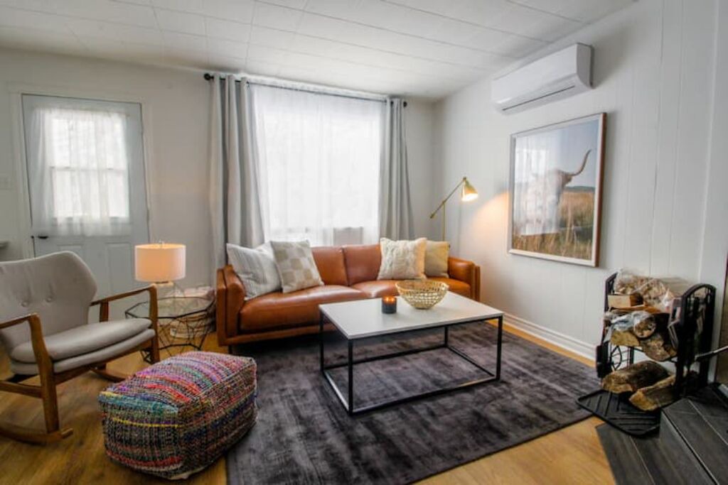 Photo of Livingroom in Eastman