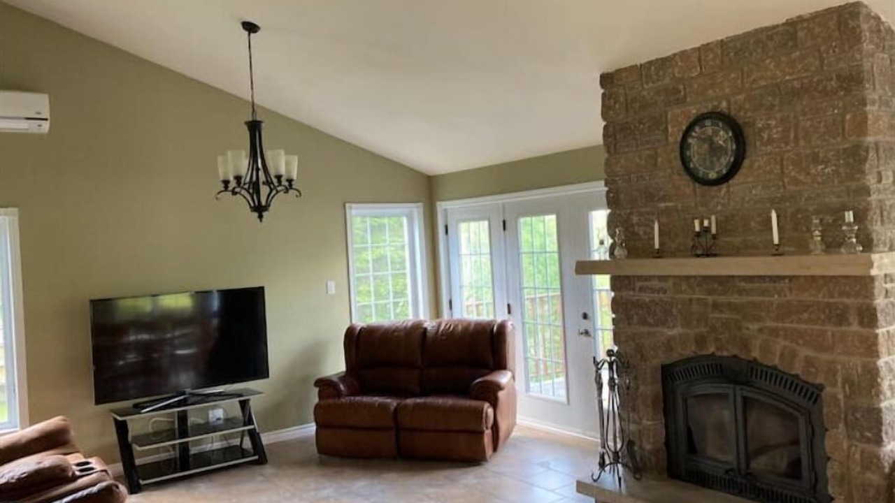 Photo of Livingroom in Saint-David-de-Falardeau