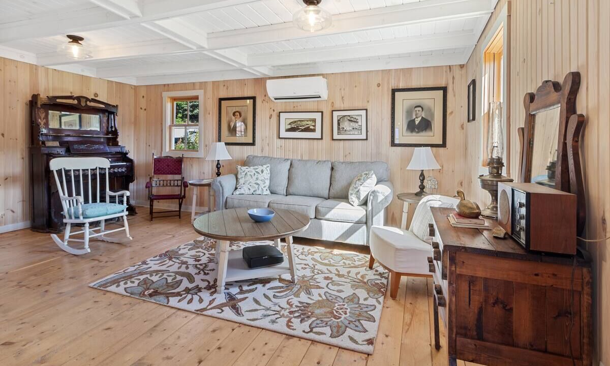 Photo of Livingroom in Terra Nova