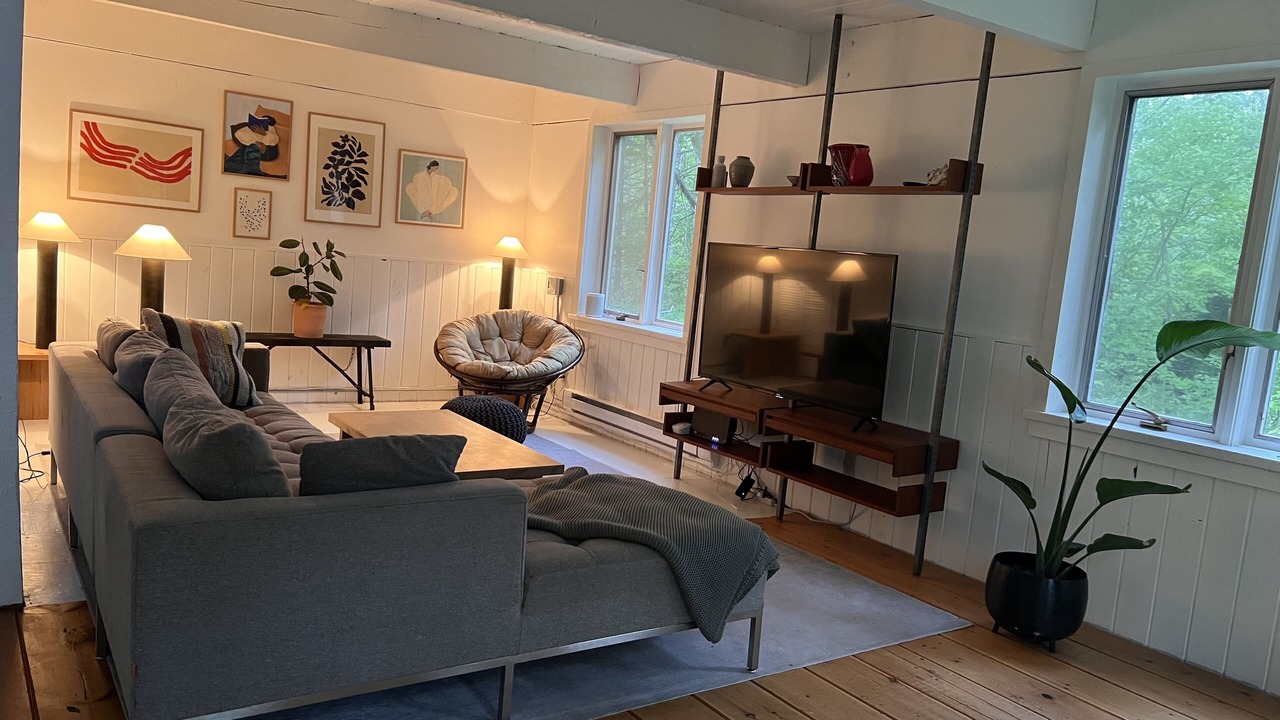 Photo of Livingroom in Canoe Cove