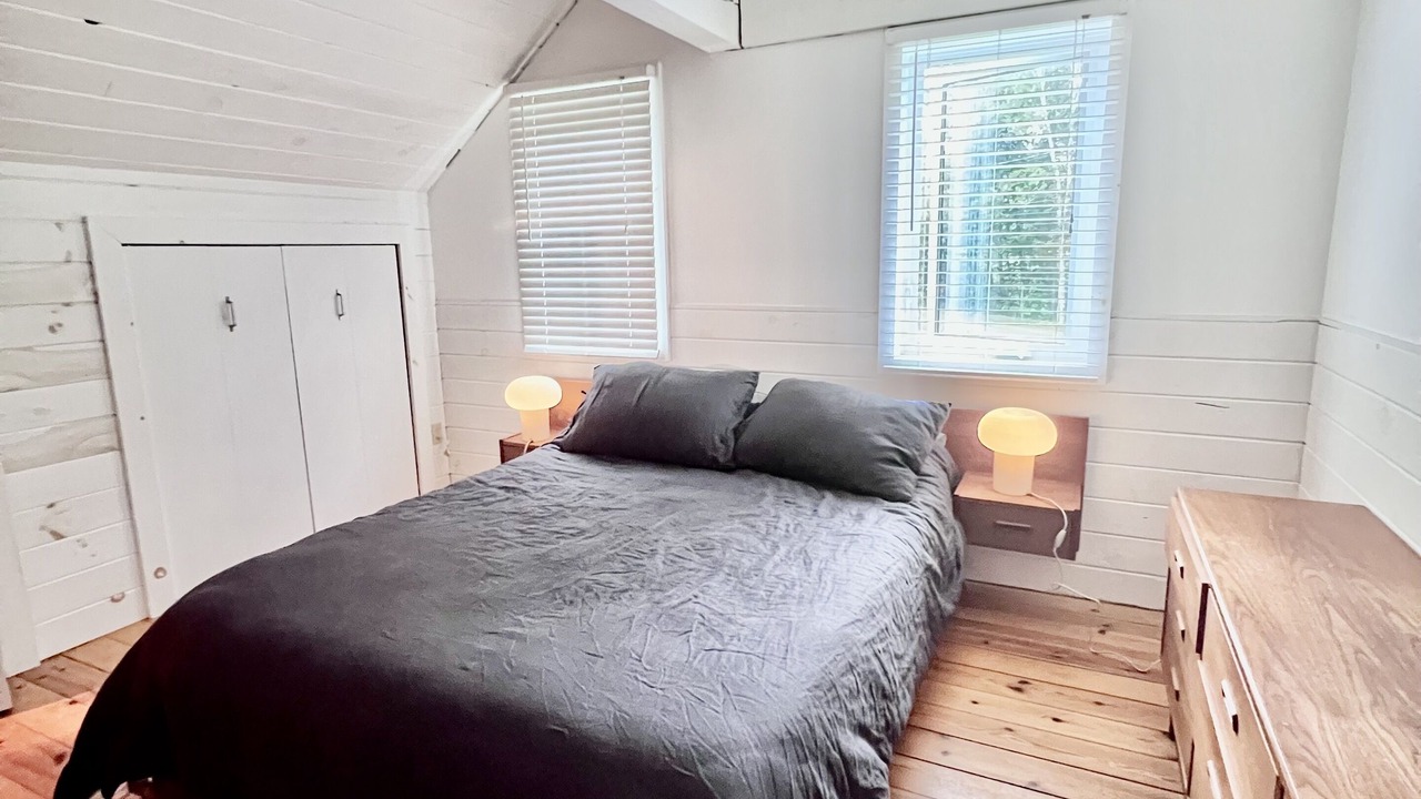 Photo of Bedroom in Canoe Cove