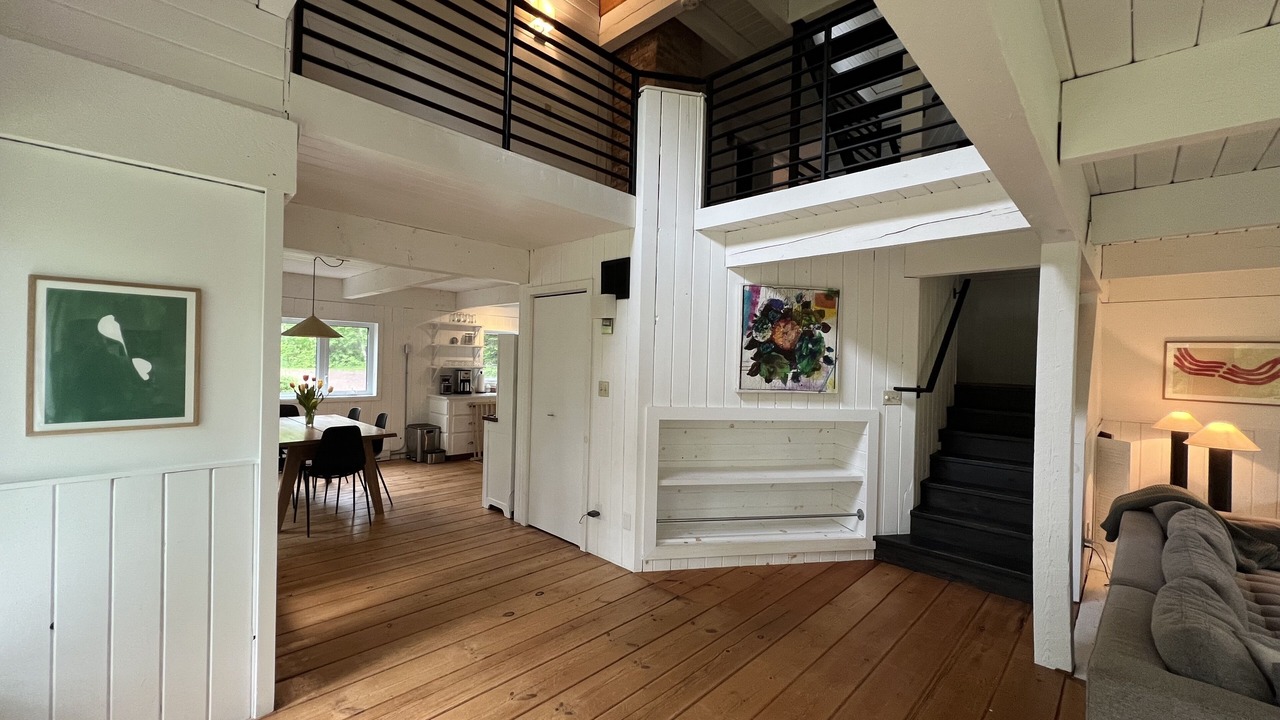 Photo of Livingroom in Canoe Cove