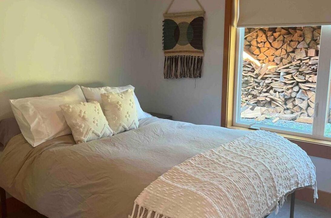Photo of Bedroom in Courtenay