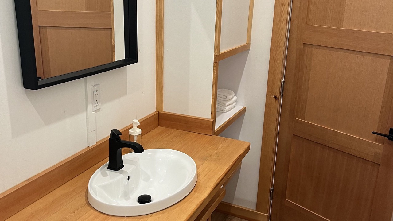 Photo of Bathroom in Mansons Landing