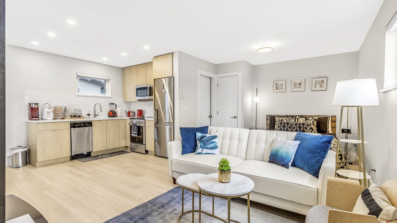 Photo of Livingroom in Tsawwassen
