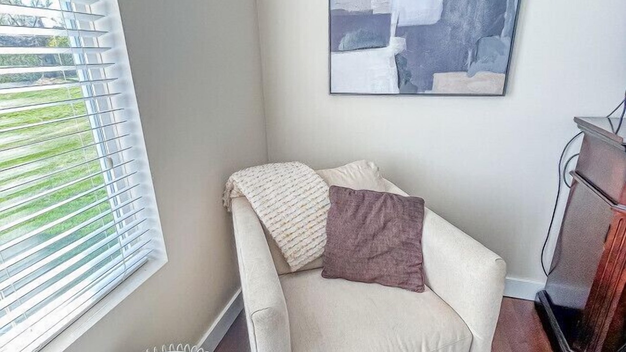 Photo of Livingroom in Okanagan-Similkameen