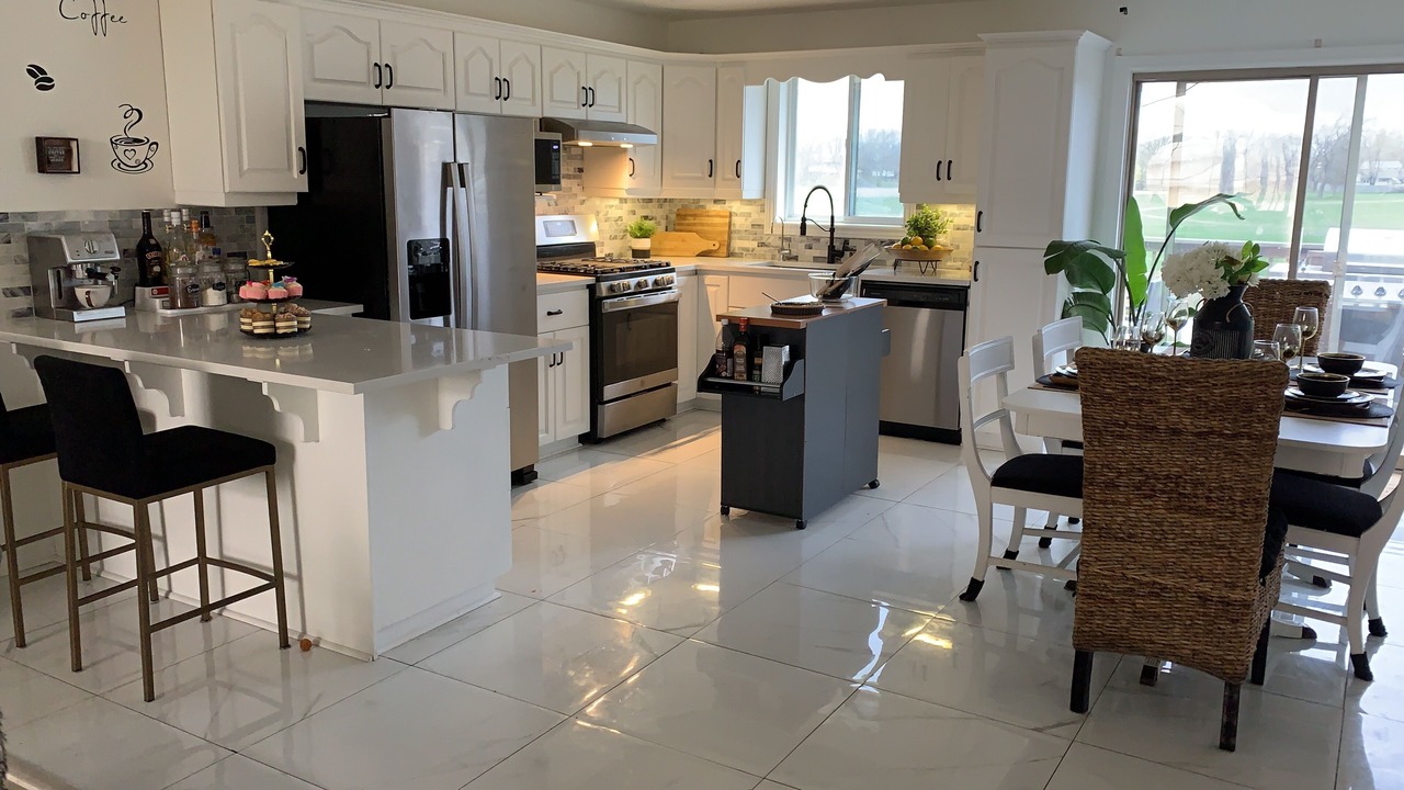 Photo of Kitchen in Lakeshore