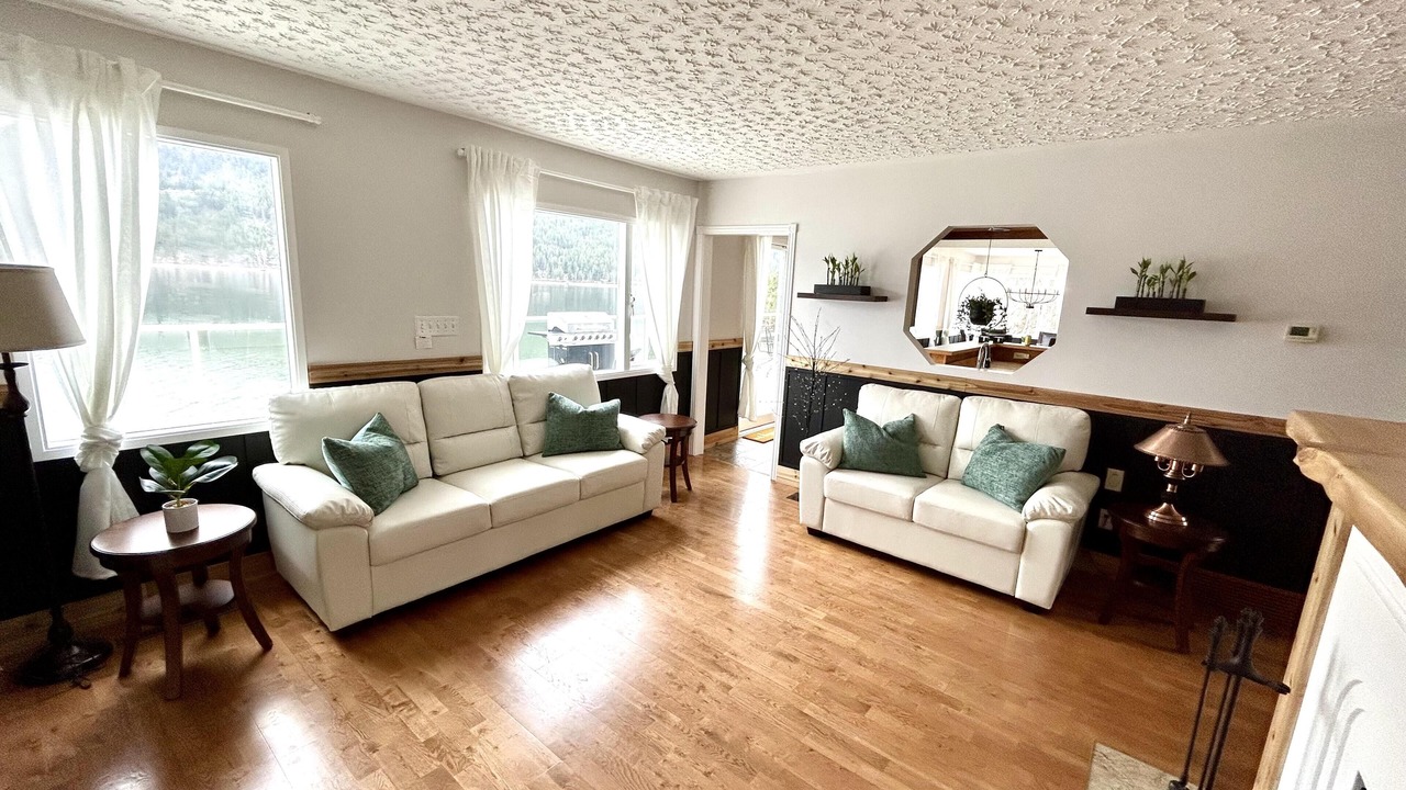 Photo of Livingroom in Blind Bay