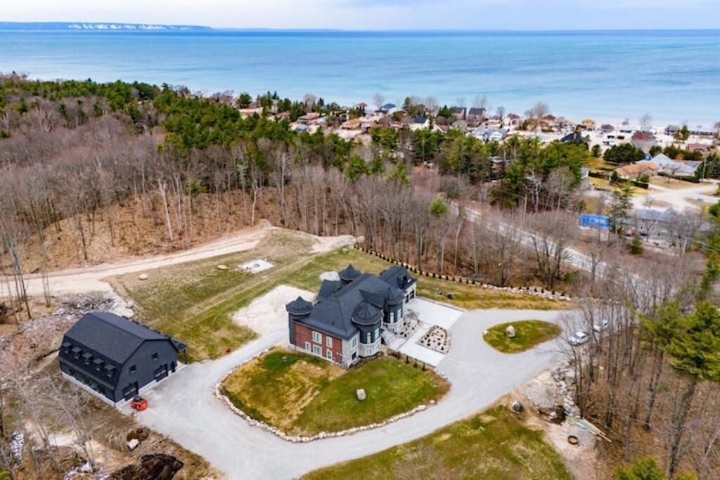 Photo of Outdoor in Tiny