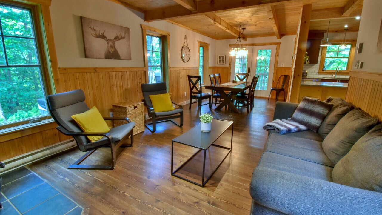Photo of Livingroom in St-Adolphe-d'Howard