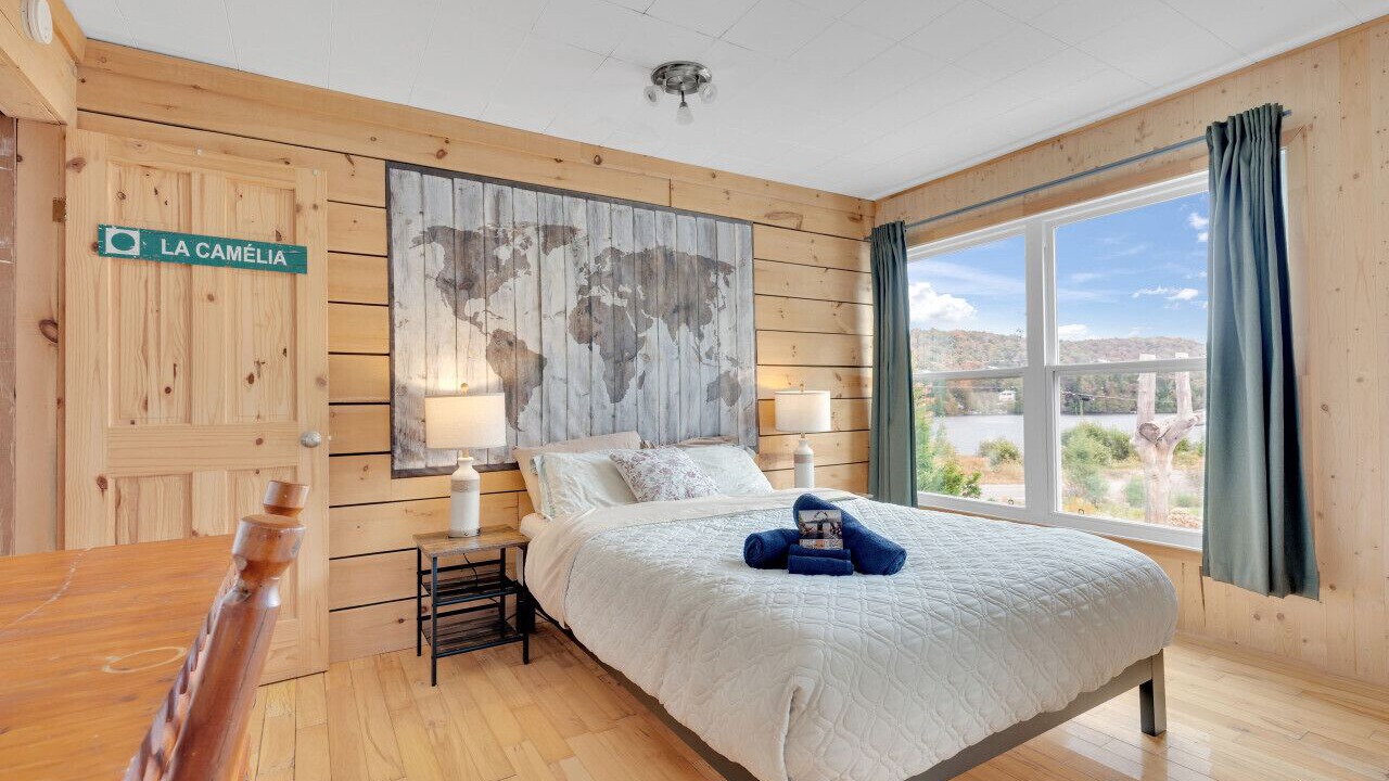 Photo of Bedroom in St-Adolphe-d'Howard