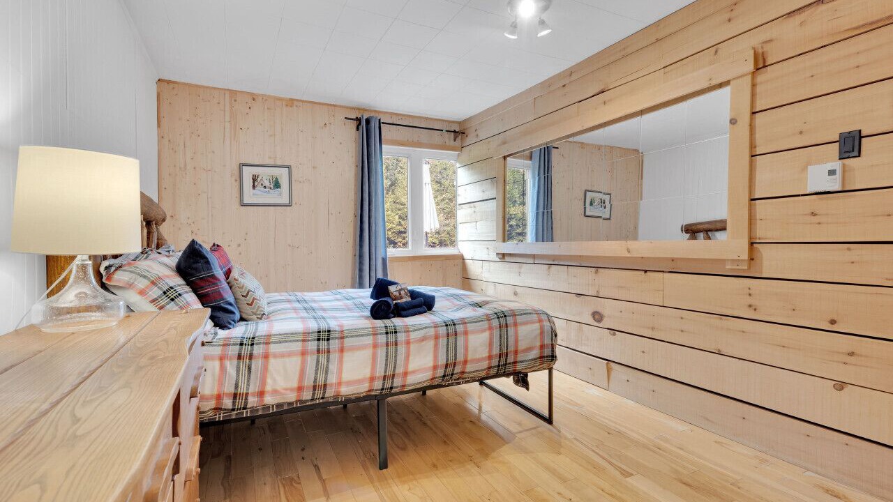 Photo of Bedroom in St-Adolphe-d'Howard