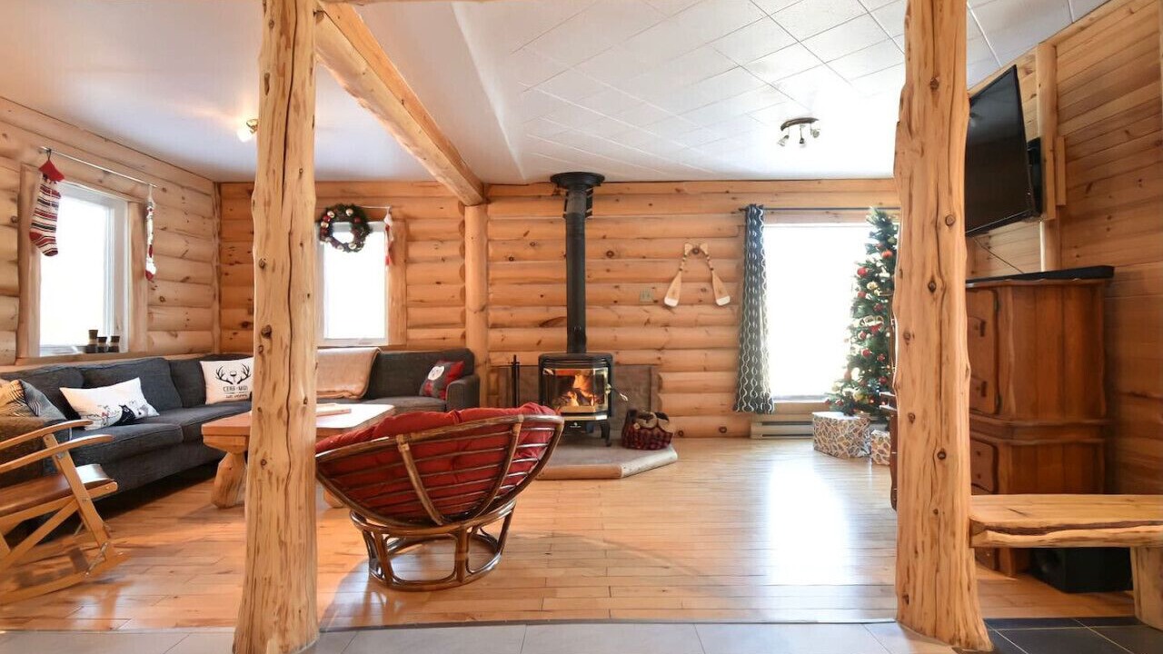 Photo of Livingroom in St-Adolphe-d'Howard