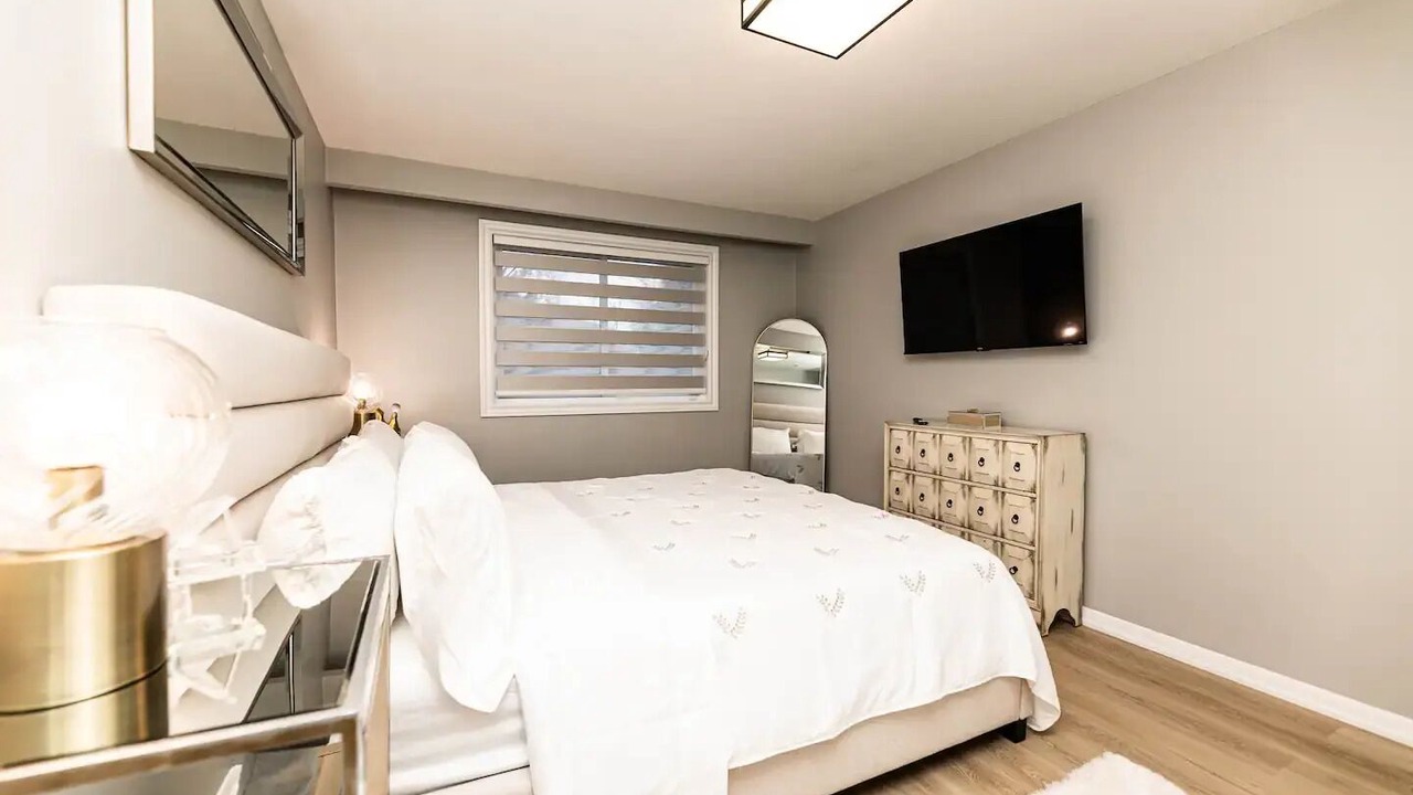 Photo of Bedroom in Lakeview