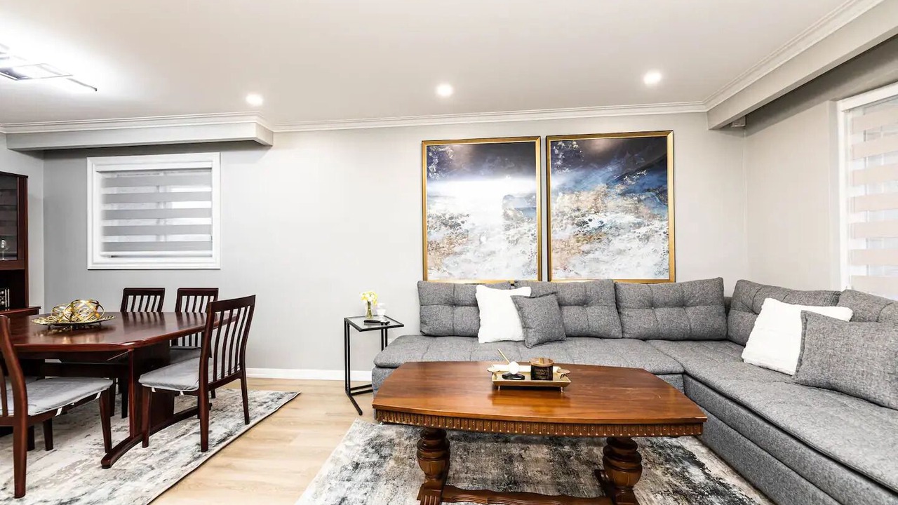 Photo of Livingroom in Lakeview