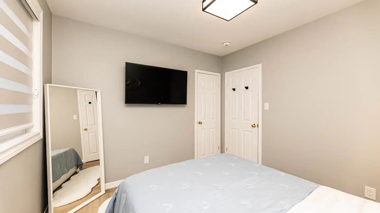 Photo of Bedroom in Lakeview