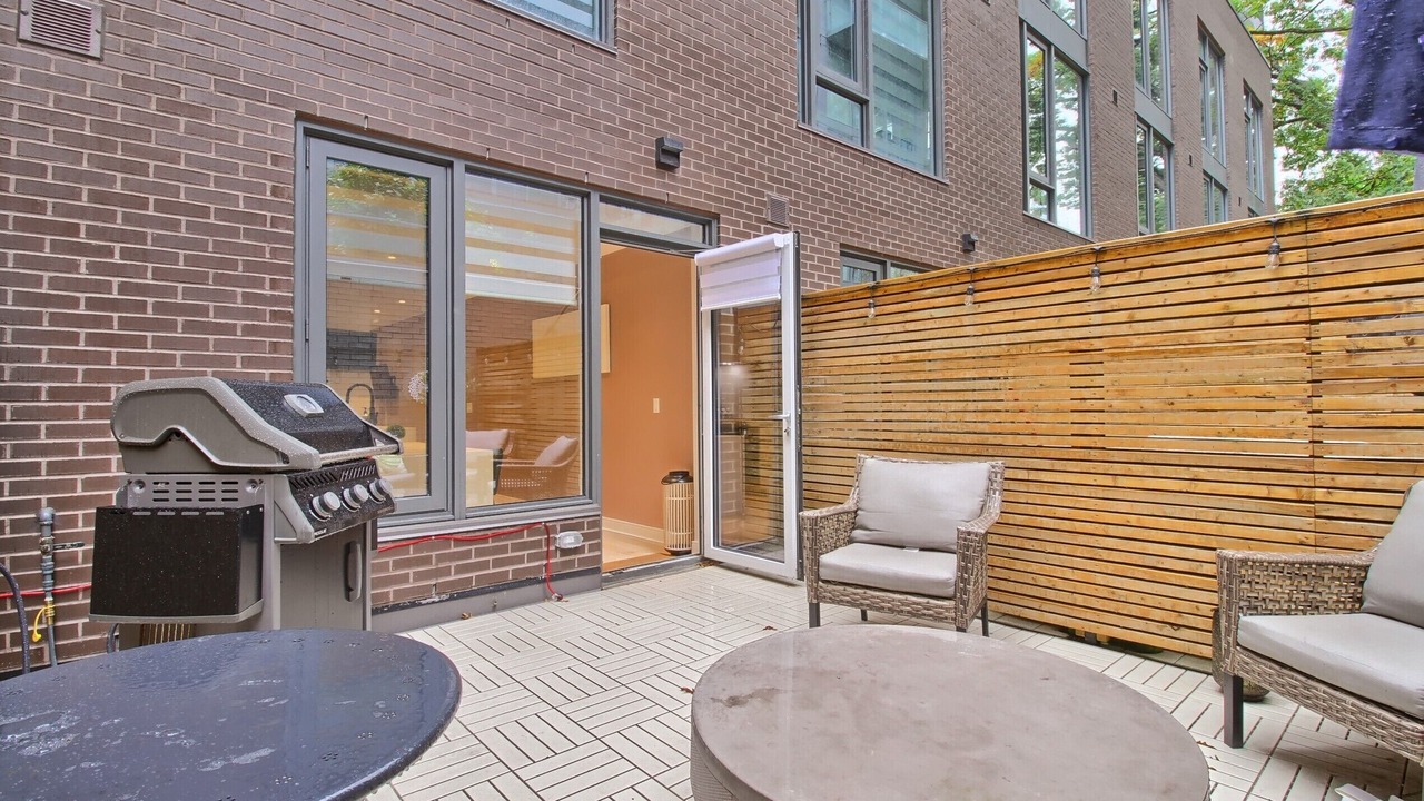 Photo of Patio Balcony in Bloor-Yorkville