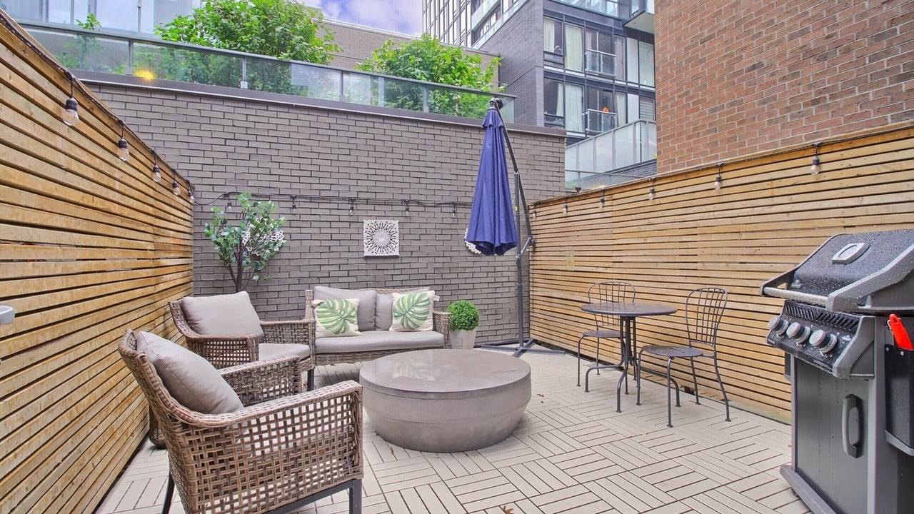 Photo of Outdoor in Bloor-Yorkville