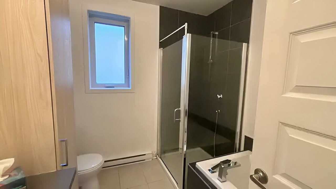Photo of Bathroom in Laval-des-Rapides