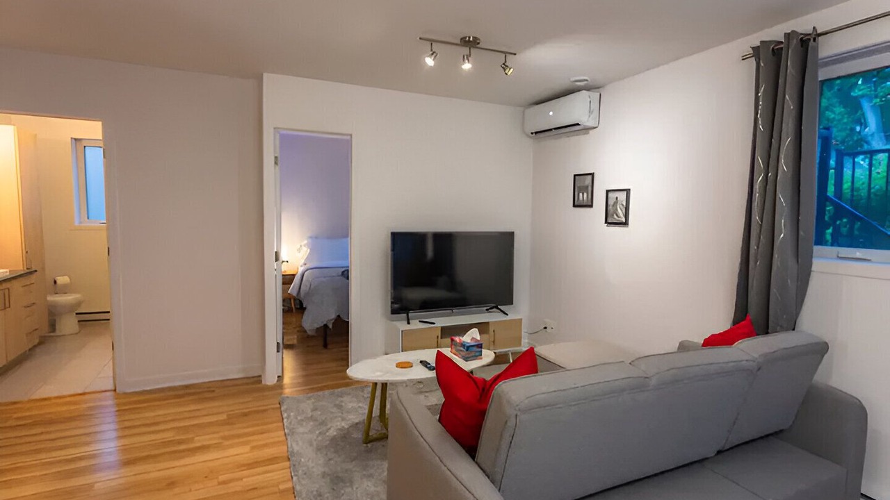 Photo of Livingroom in Laval-des-Rapides