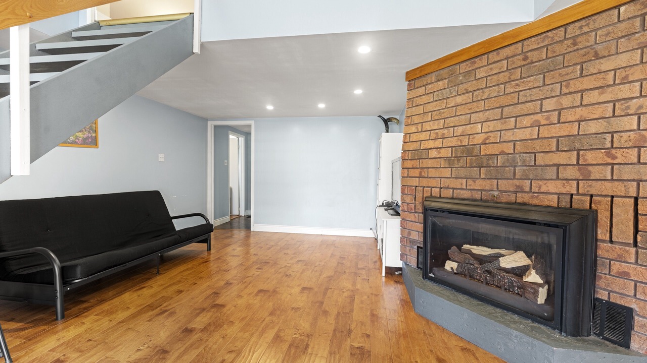Photo of Livingroom in Wasaga Beach