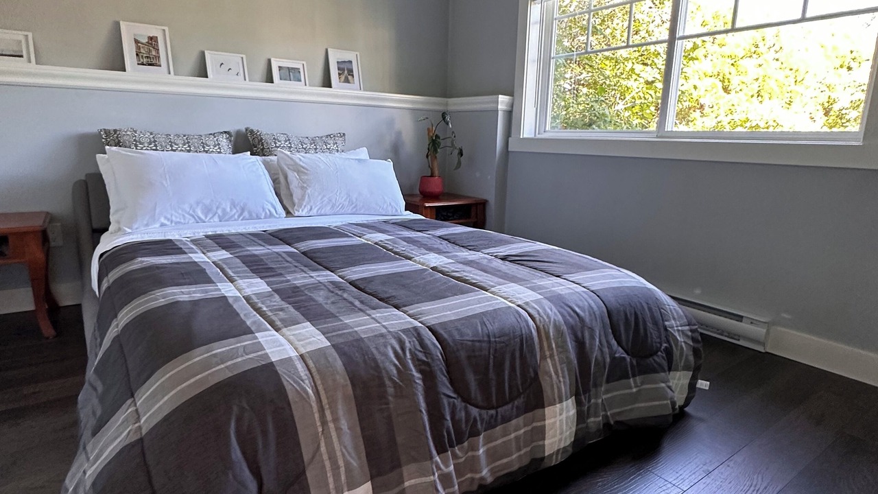 Photo of Bedroom in Courtenay
