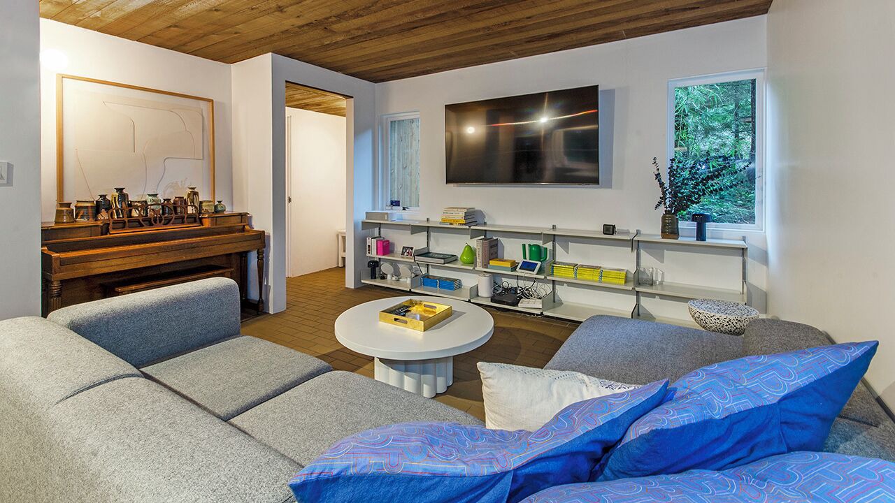 Photo of Livingroom in Upper Lonsdale