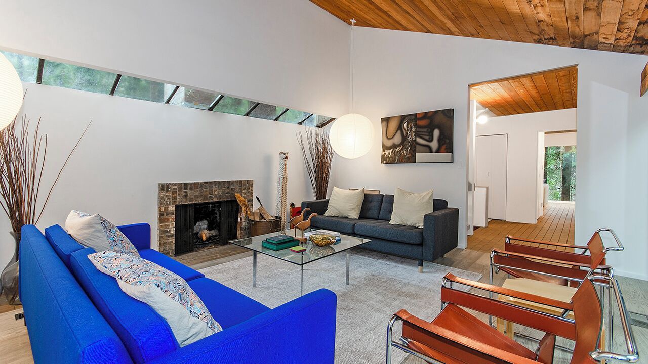 Photo of Livingroom in Upper Lonsdale