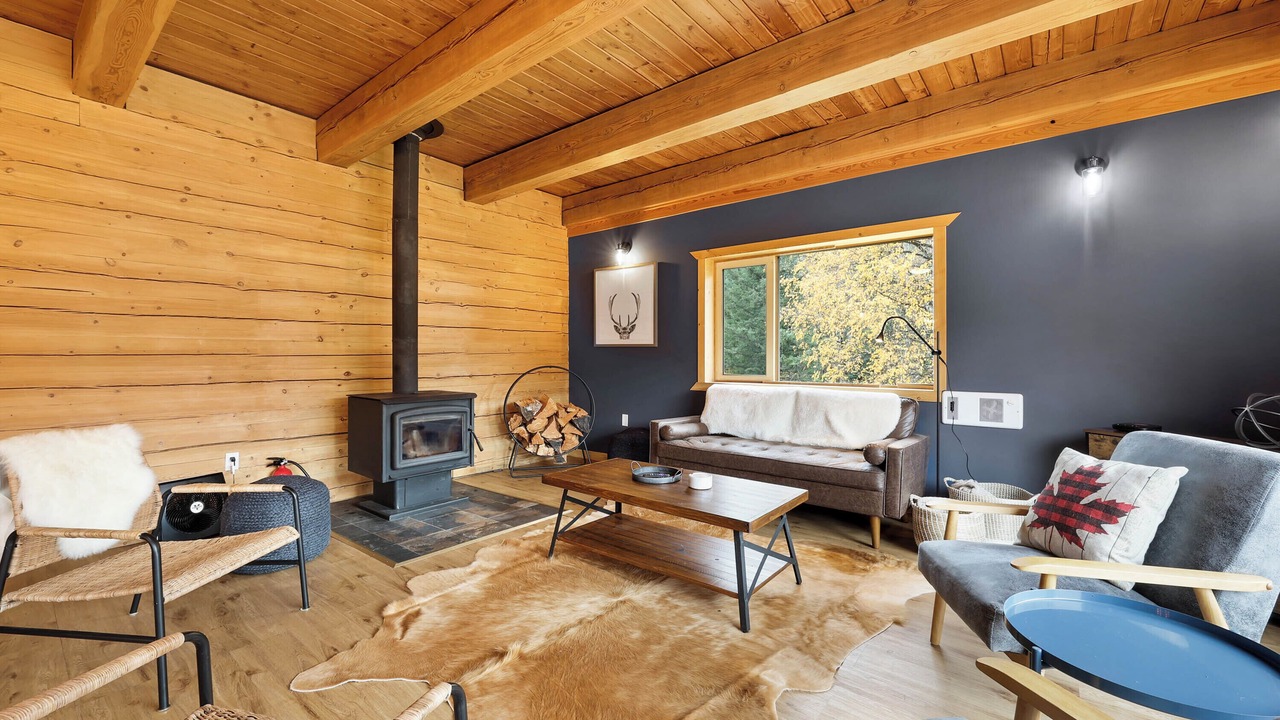 Photo of Livingroom in Thompson-Nicola Regional District