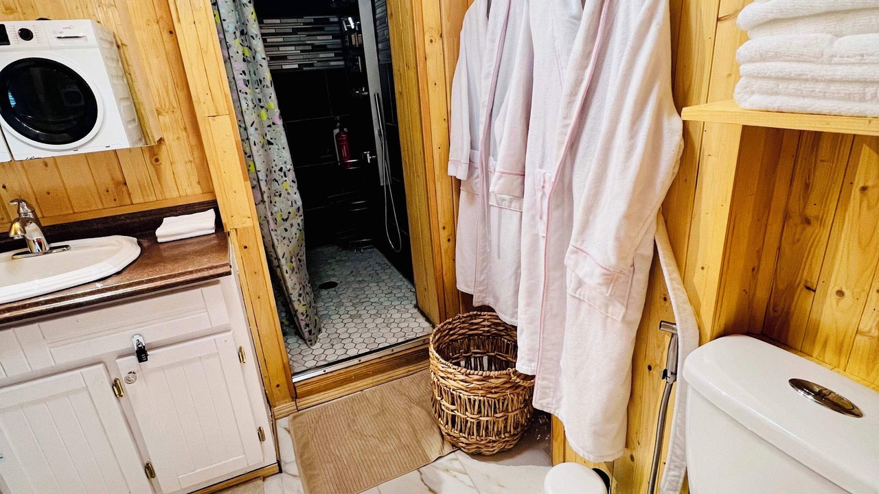 Photo of Bathroom in Saint-Leon-de-Standon