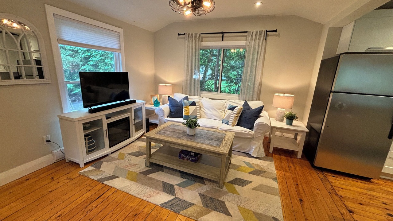 Photo of Livingroom in Alcona