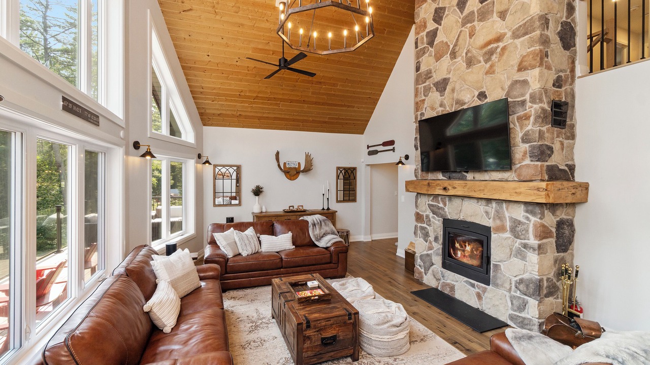 Photo of Livingroom in Madawaska Valley