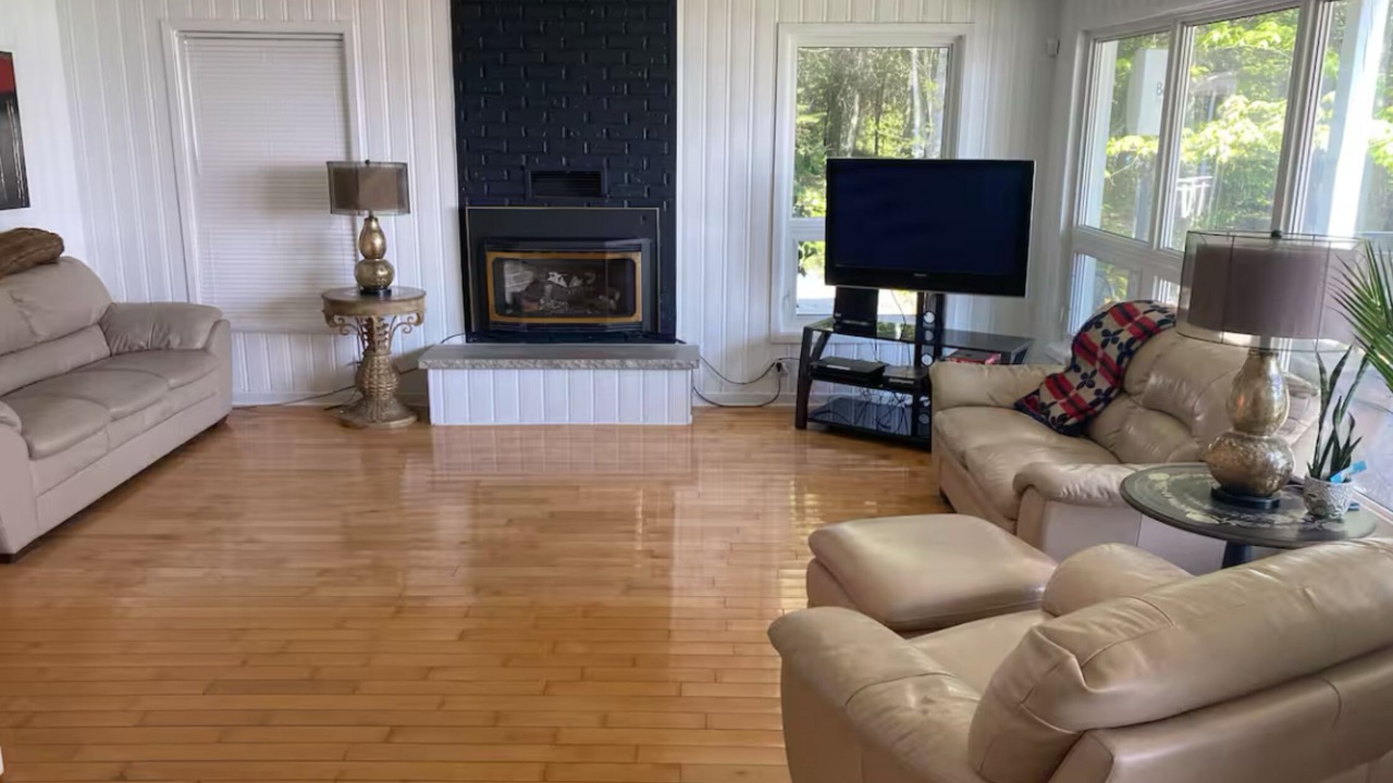 Photo of Livingroom in Bobcaygeon