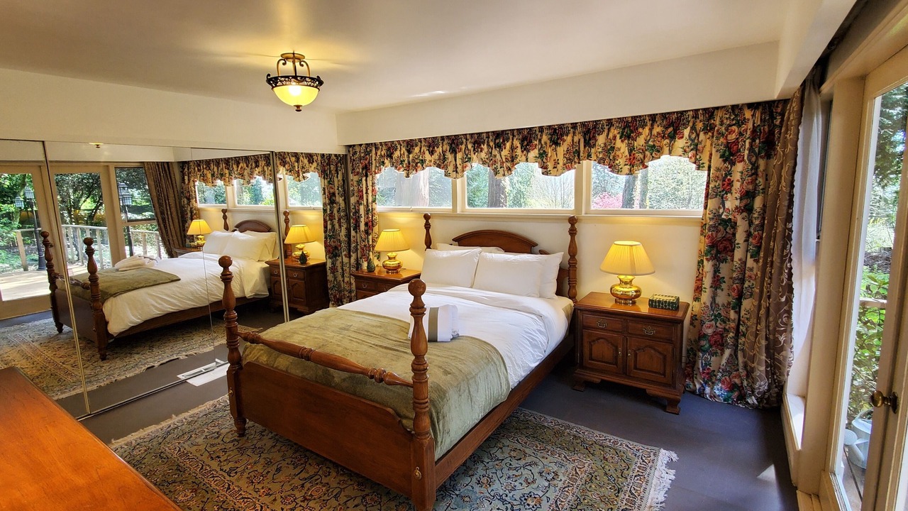 Photo of Bedroom in Hollyburn