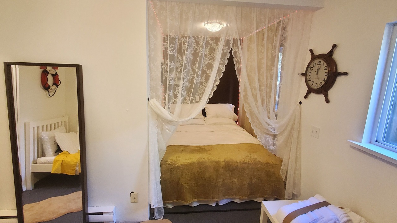 Photo of Bedroom in Hollyburn