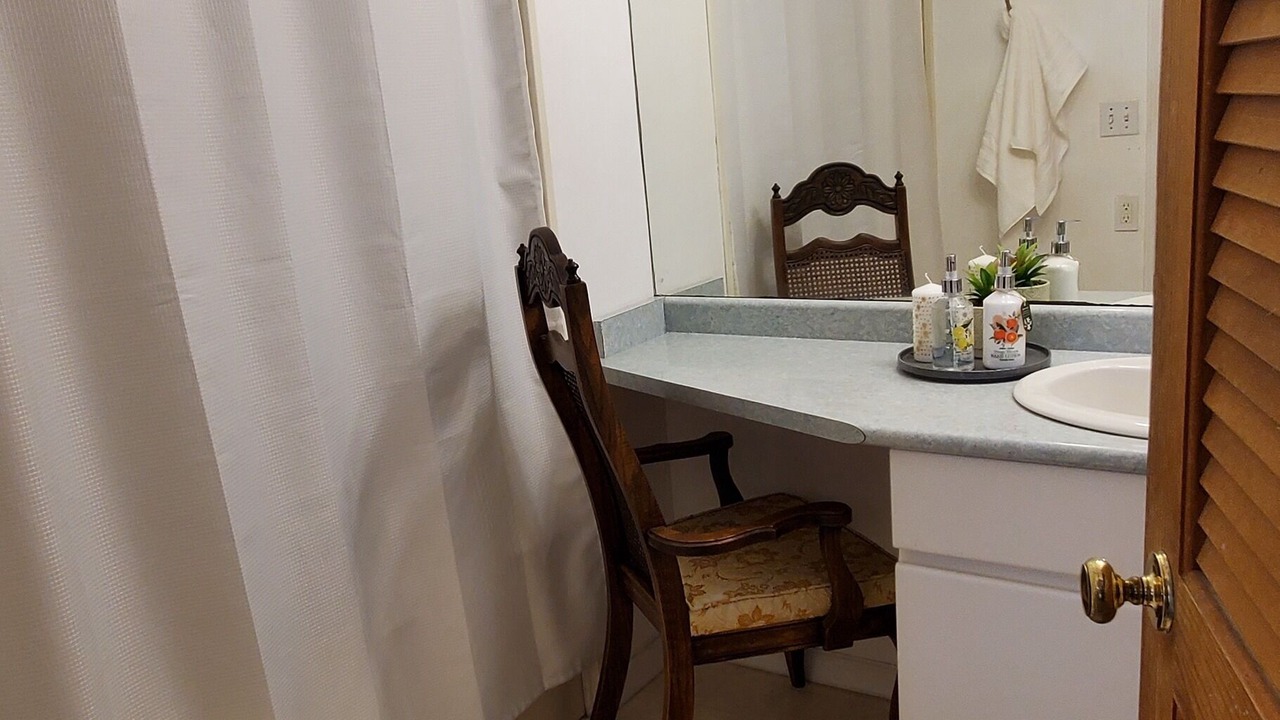 Photo of Bathroom in Hollyburn