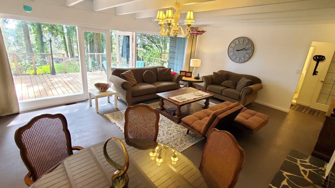 Photo of Livingroom in Hollyburn