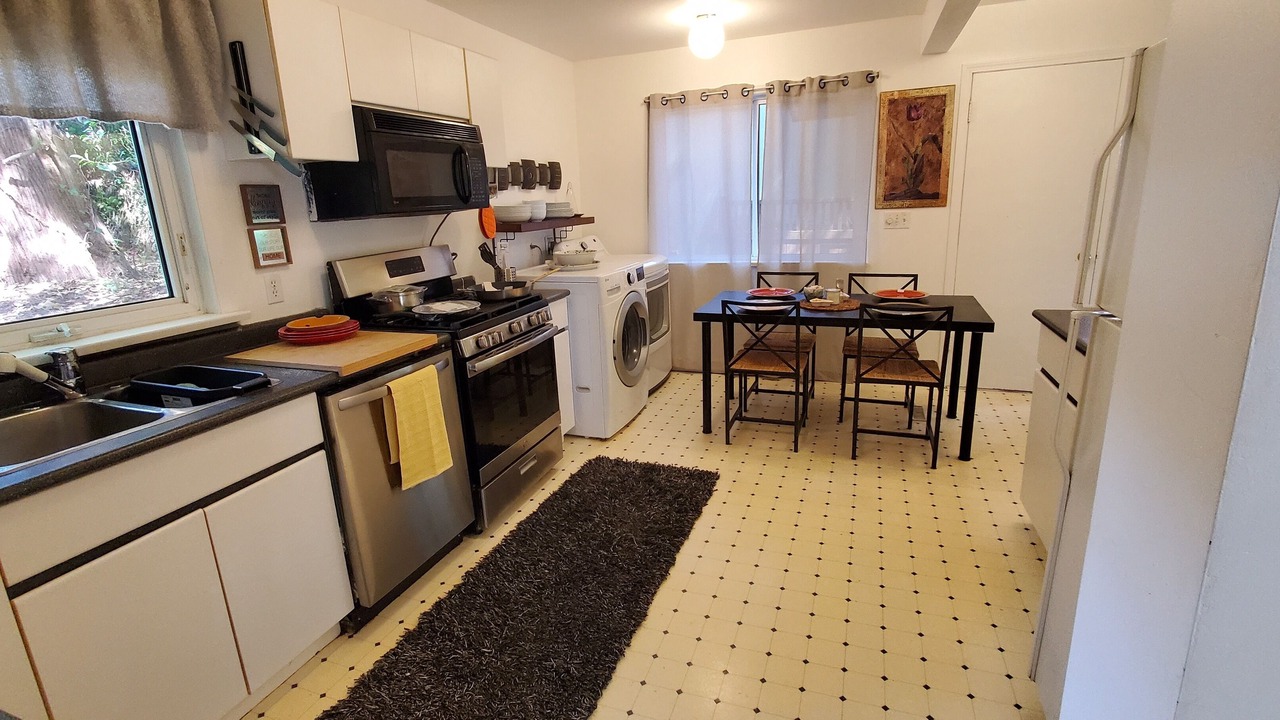 Photo of Kitchen in Hollyburn