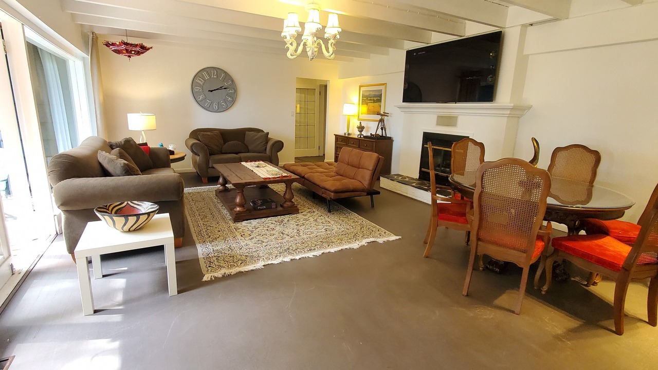 Photo of Livingroom in Hollyburn