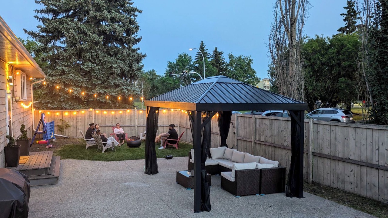 Photo of Patio Balcony in North Central Edmonton