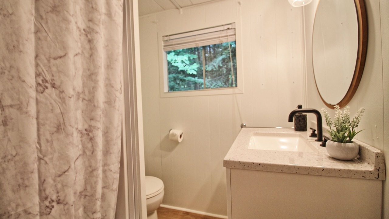 Photo of Bathroom in Kincardine