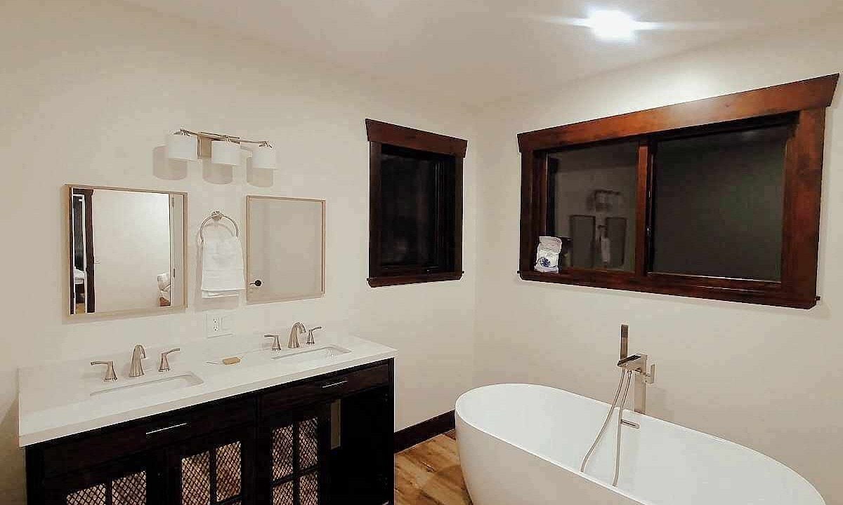 Photo of Bathroom in Thompson-Nicola Regional District