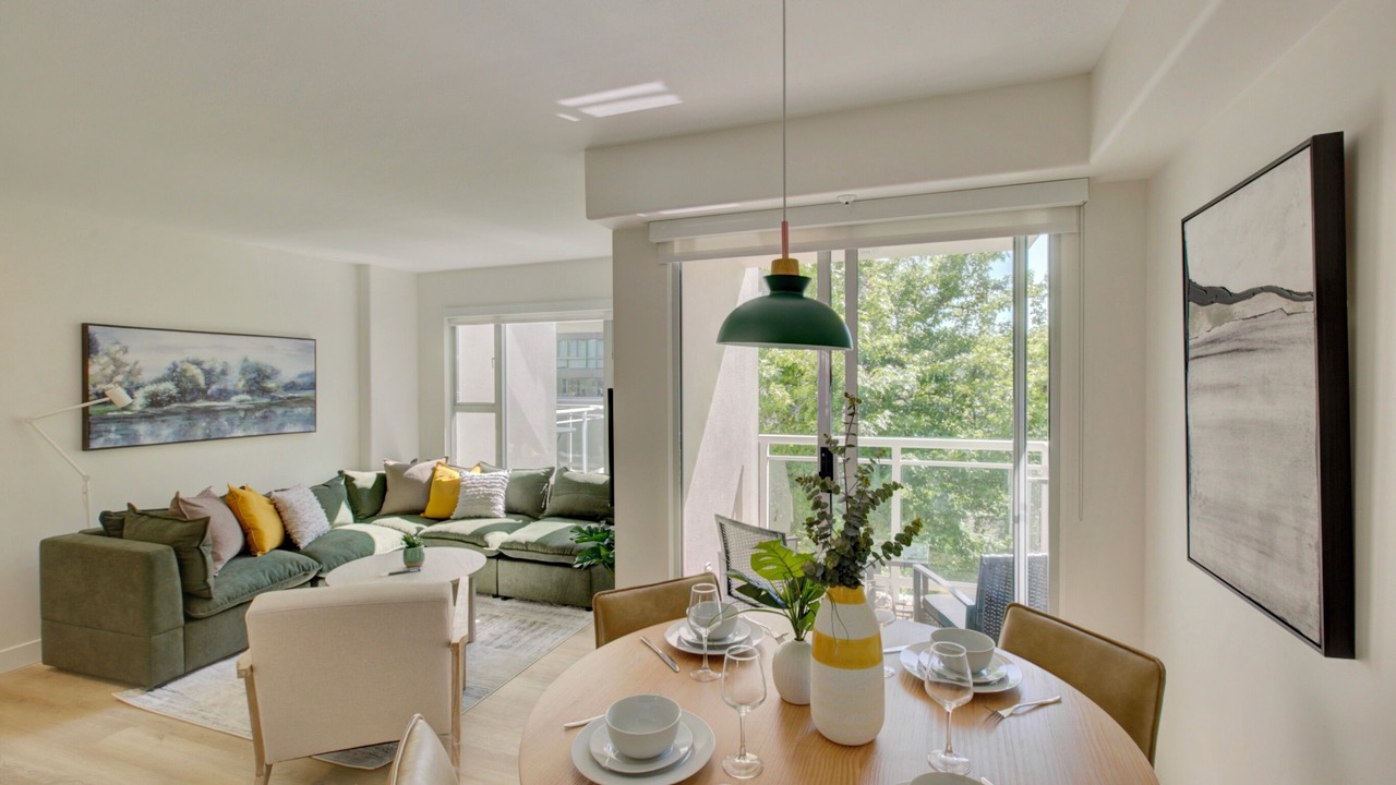 Photo of Livingroom in Davie Village