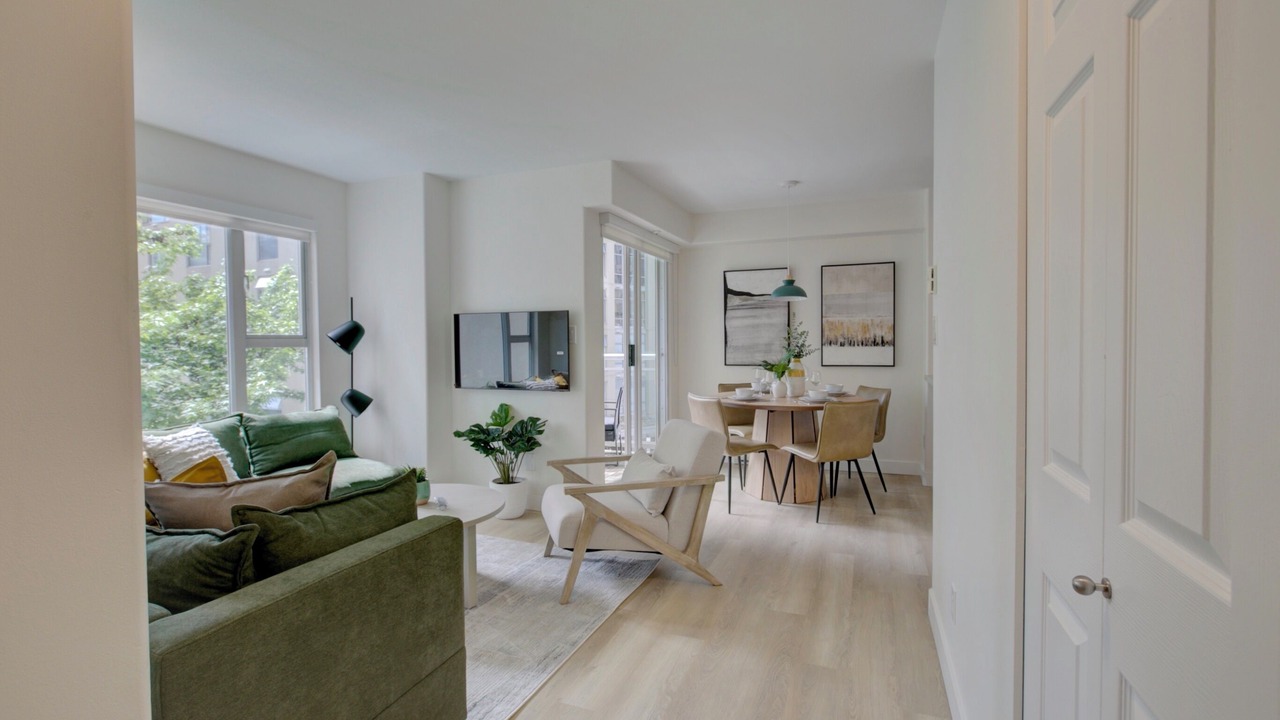 Photo of Livingroom in Davie Village